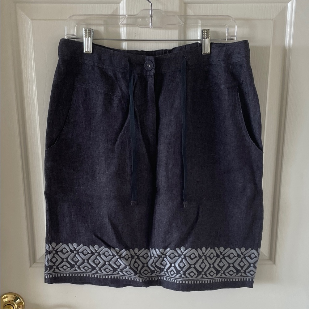 Chic Dark Blue Linen Skirt with Light Blue Embroidered Patterned Hem